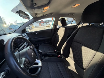 Image véhicule  Kia RIO (10)
