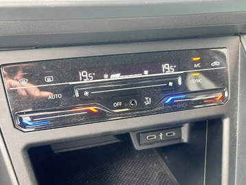 Image véhicule  Volkswagen POLO (11)