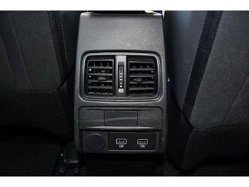 Image véhicule  Renault ARKANA (16)