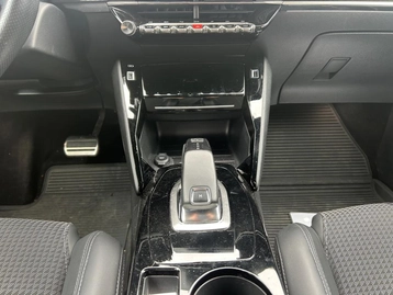 Image véhicule  Peugeot 208 (10)