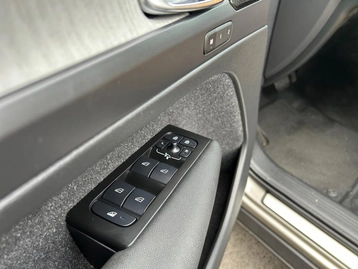 Image véhicule  Volvo XC40 (22)