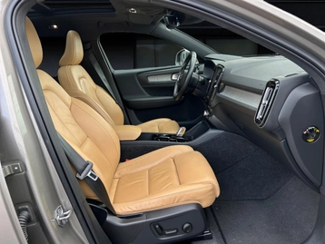 Image véhicule  Volvo XC40 (14)