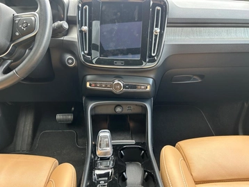 Image véhicule  Volvo XC40 (10)