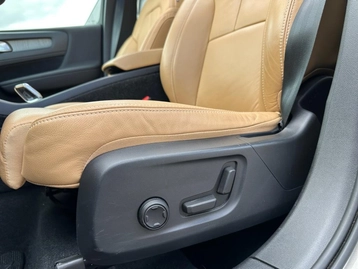 Image véhicule  Volvo XC40 (22)
