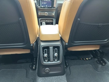 Image véhicule  Volvo XC40 (38)