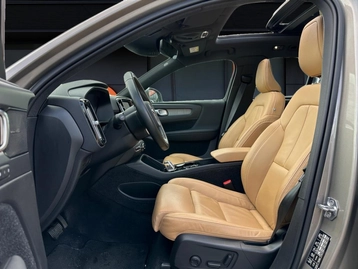 Image véhicule  Volvo XC40 (8)