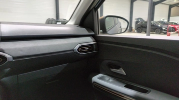 Image véhicule  Dacia SANDERO (18)