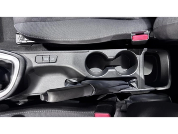 Image véhicule Toyota YARIS (19) Image véhicule Toyota YARIS (19)