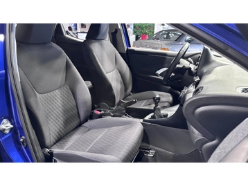 Image véhicule Toyota YARIS (26) Image véhicule Toyota YARIS (26)