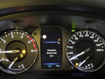 Image véhicule Toyota Hilux (23) Image véhicule Toyota Hilux (23)