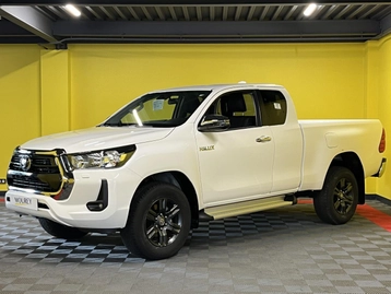 Image véhicule Toyota Hilux (31) Image véhicule Toyota Hilux (31)