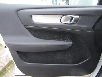 Image véhicule  Volvo XC40 (12)