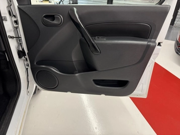 Image véhicule  Renault KANGOO (18)