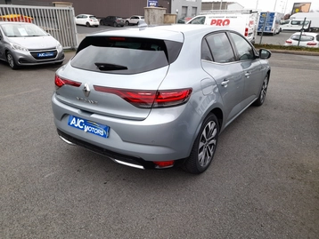 Image véhicule  Renault MEGANE IV (2)