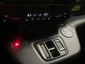 Image véhicule Peugeot PARTNER (26) Image véhicule Peugeot PARTNER (26)