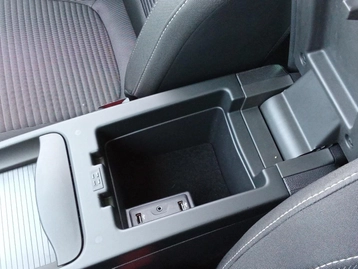 Image véhicule Renault SCENIC (42) Image véhicule Renault SCENIC (42)