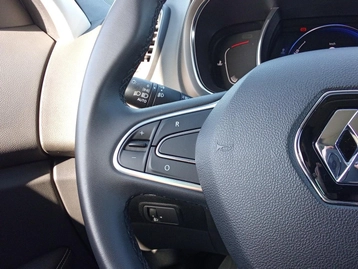 Image véhicule Renault SCENIC (46) Image véhicule Renault SCENIC (46)