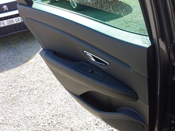 Image véhicule Renault SCENIC (31) Image véhicule Renault SCENIC (31)