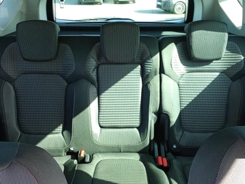 Image véhicule Renault SCENIC (33) Image véhicule Renault SCENIC (33)