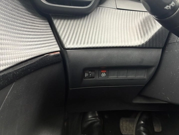 Image véhicule  Peugeot 208 (35)