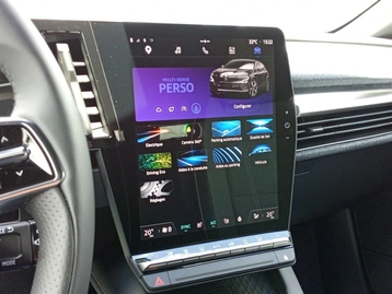 Image véhicule  Renault MEGANE E-TECH (10)