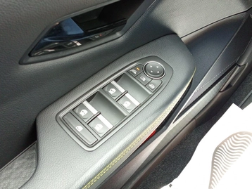 Image véhicule  Renault MEGANE E-TECH (50)