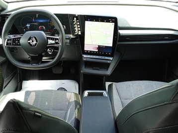Image véhicule  Renault MEGANE E-TECH (4)