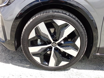 Image véhicule  Renault MEGANE E-TECH (25)