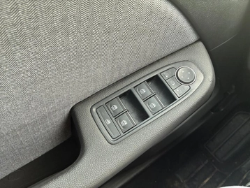 Image véhicule  Renault CLIO (22)