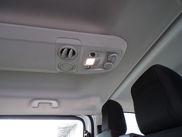 Image véhicule  Opel VIVARO COMBI (16)
