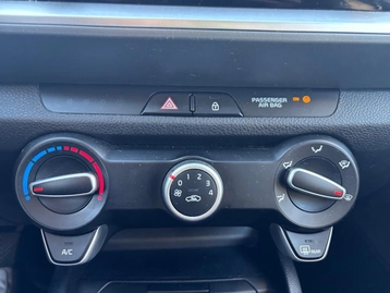 Image véhicule  Kia STONIC (25)