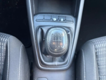 Image véhicule  Kia STONIC (27)