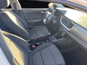 Image véhicule  Kia STONIC (10)