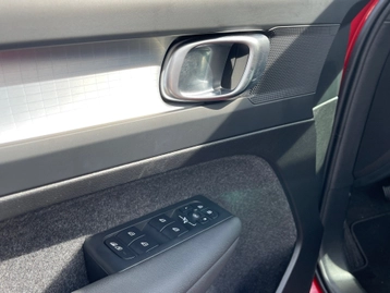 Image véhicule  Volvo XC40 (13)