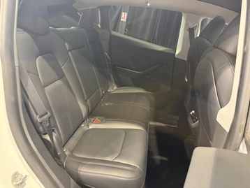 Image véhicule  Tesla MODEL Y (32)