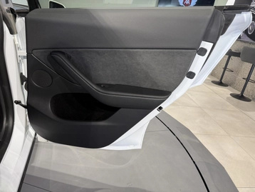 Image véhicule  Tesla MODEL Y (30)