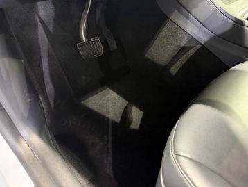 Image véhicule  Tesla MODEL Y (13)