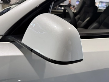 Image véhicule  Tesla MODEL Y (42)