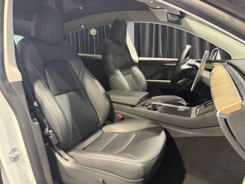 Image véhicule  Tesla MODEL Y (28)