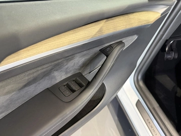 Image véhicule  Tesla MODEL Y (9)
