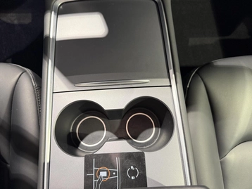 Image véhicule  Tesla MODEL Y (16)