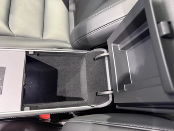 Image véhicule  Tesla MODEL Y (19)