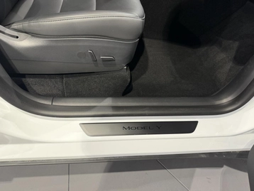 Image véhicule  Tesla MODEL Y (29)