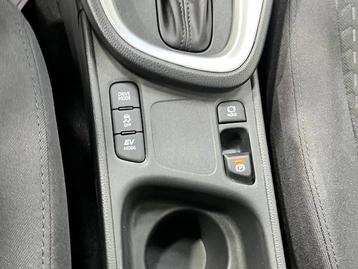 Image véhicule  Toyota YARIS CROSS (14)