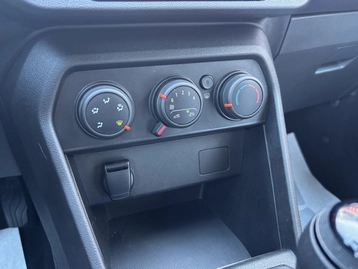 Image véhicule  Dacia SANDERO (14)