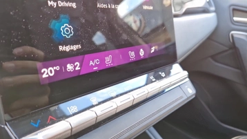 Image véhicule  Renault SYMBIOZ (17)