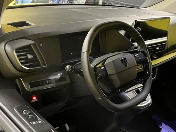 Image véhicule  Peugeot TRAVELLER (49)