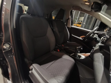 Image véhicule  Toyota YARIS (16)