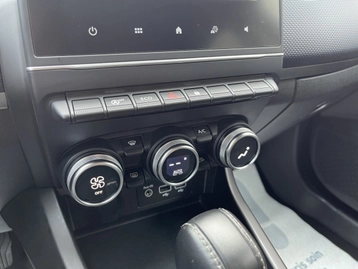 Image véhicule  Renault ARKANA (22)