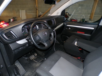 Image véhicule  Opel VIVARO (9)